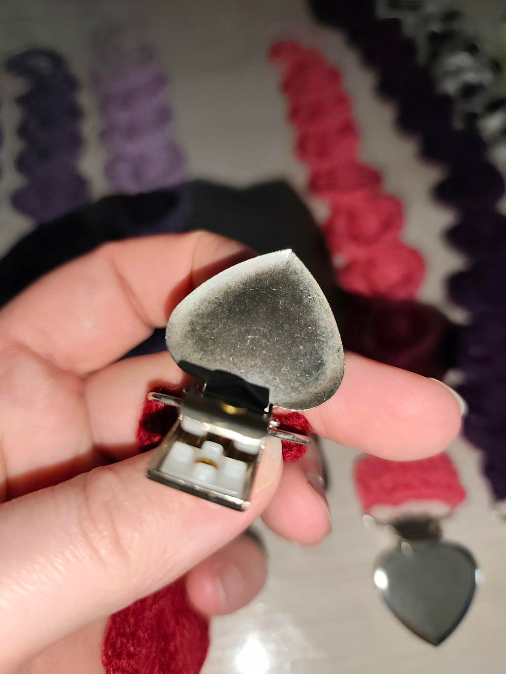 💗 Attache tétine forme sphère au crochet