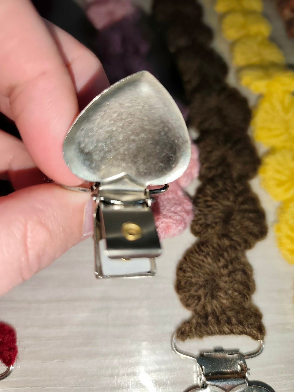 Attache tétine coeur