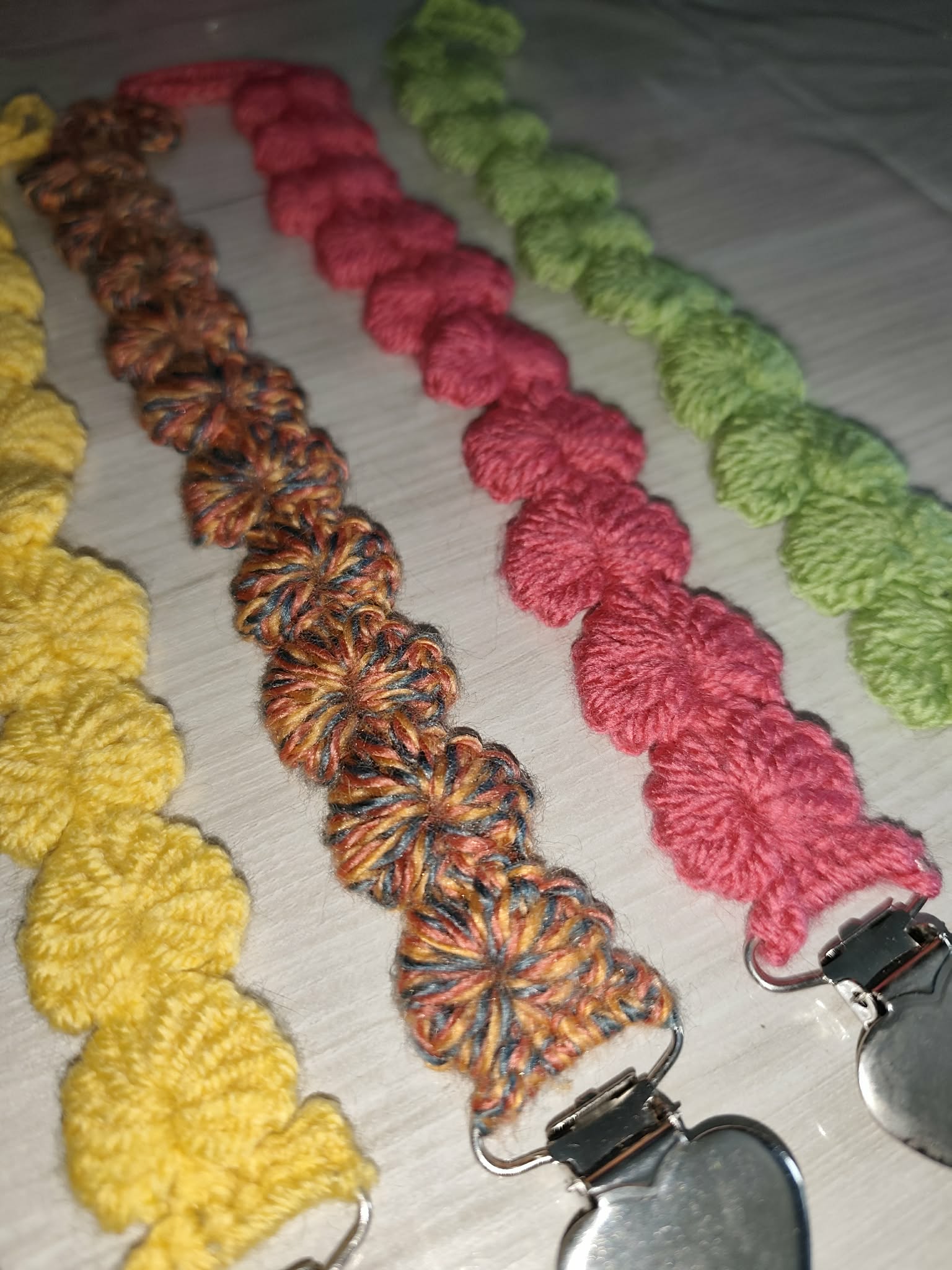 Attache tétine coeur