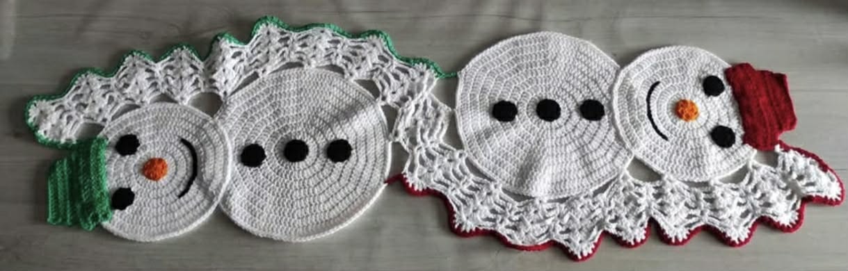 ⛄ Chemin de table bonhomme de neige au crochet