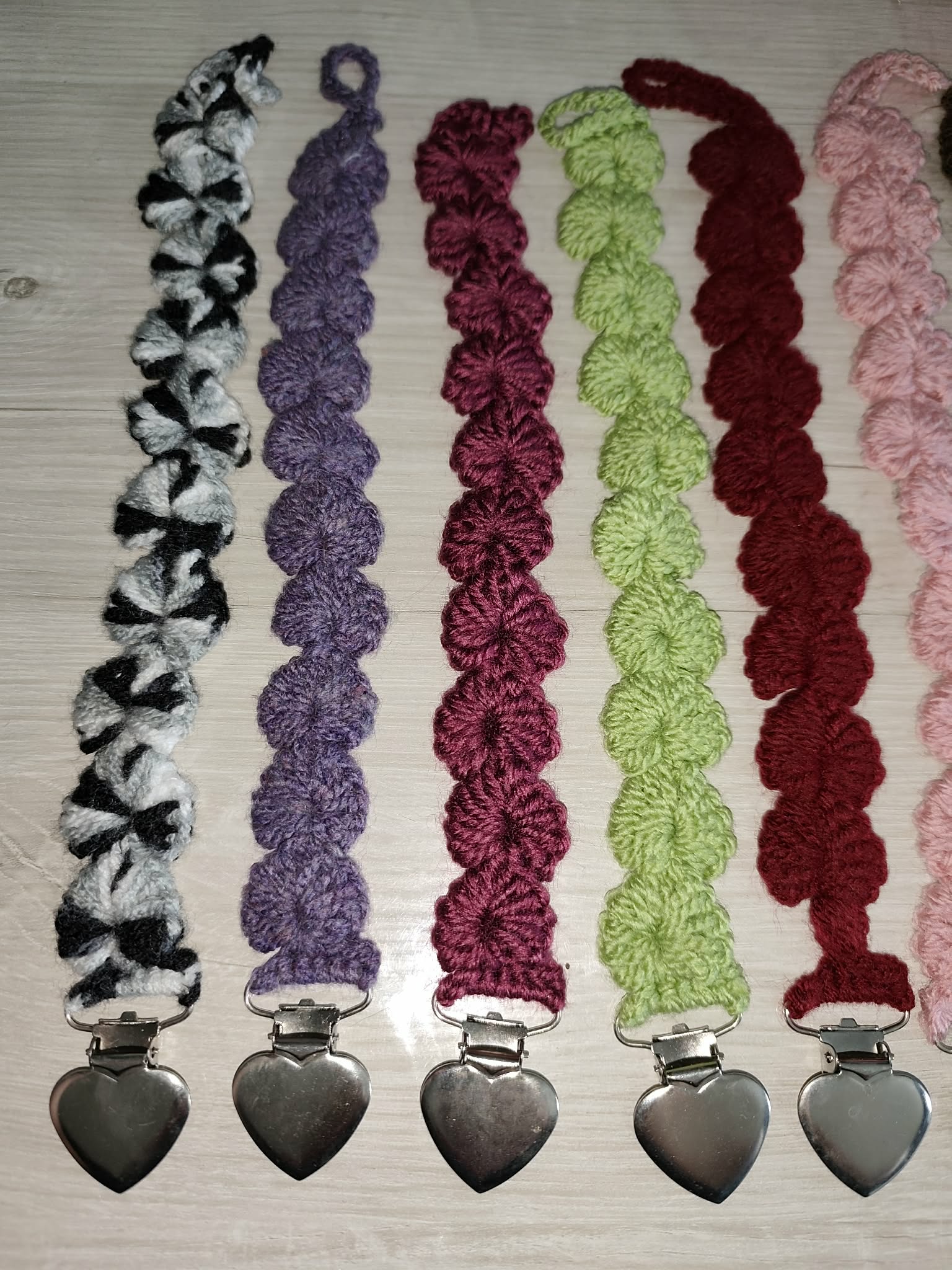 Attache tétine coeur