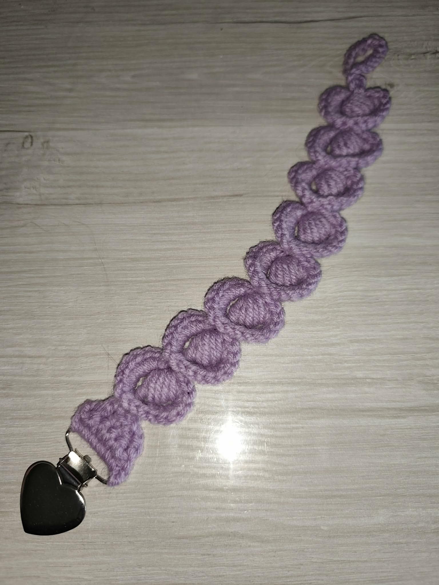 💗 Attache tétine forme sphère au crochet