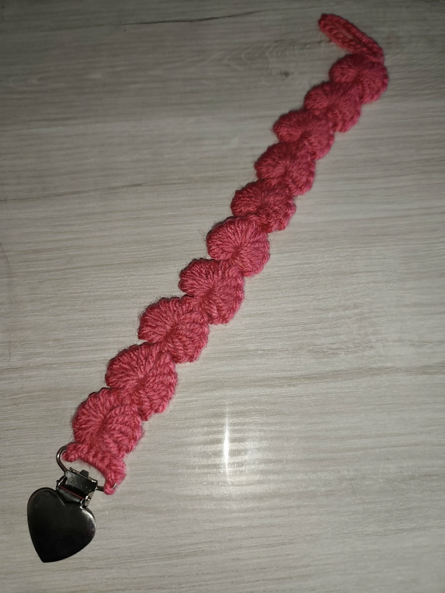 Attache tétine coeur