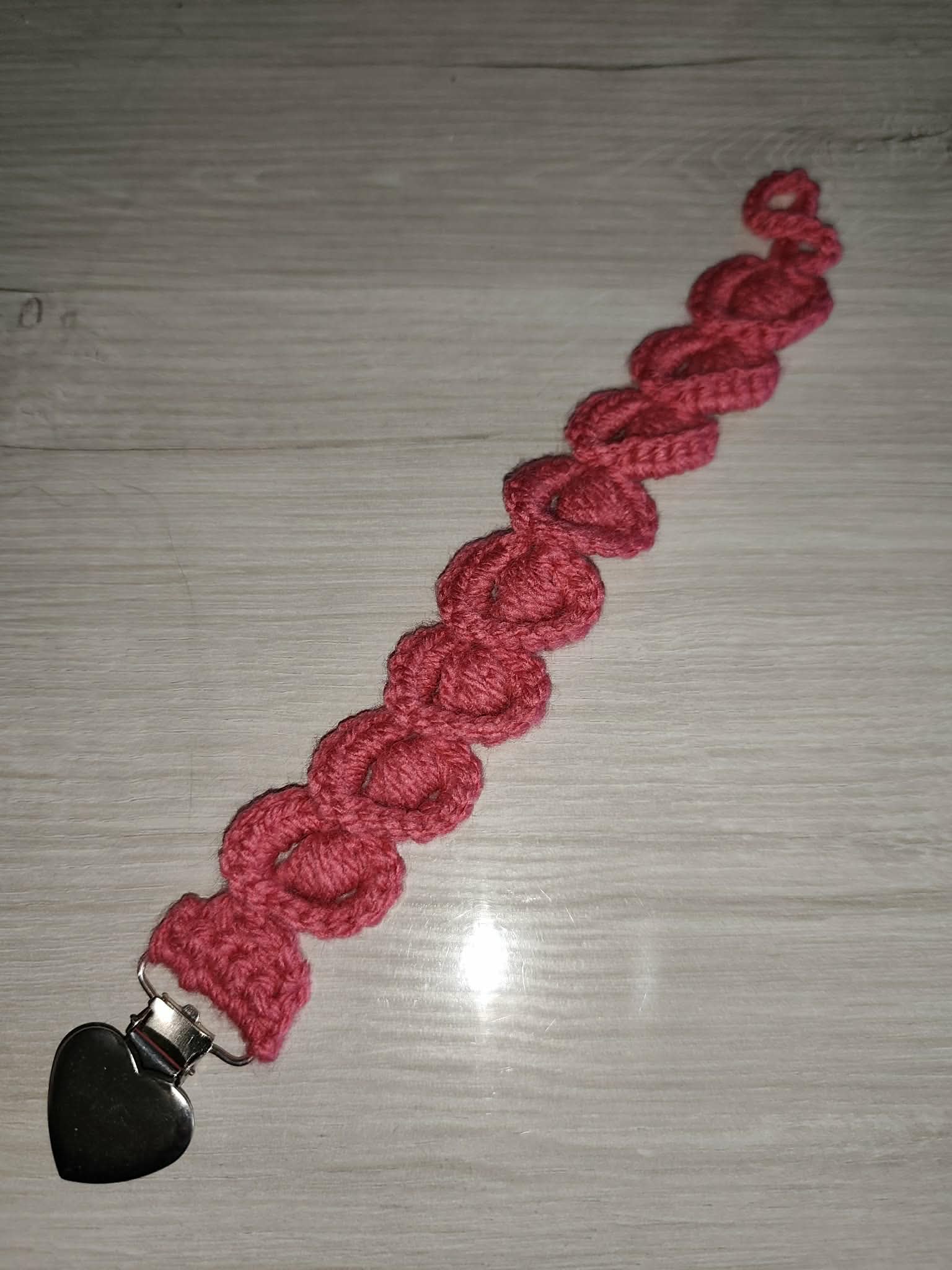 💗 Attache tétine forme sphère au crochet