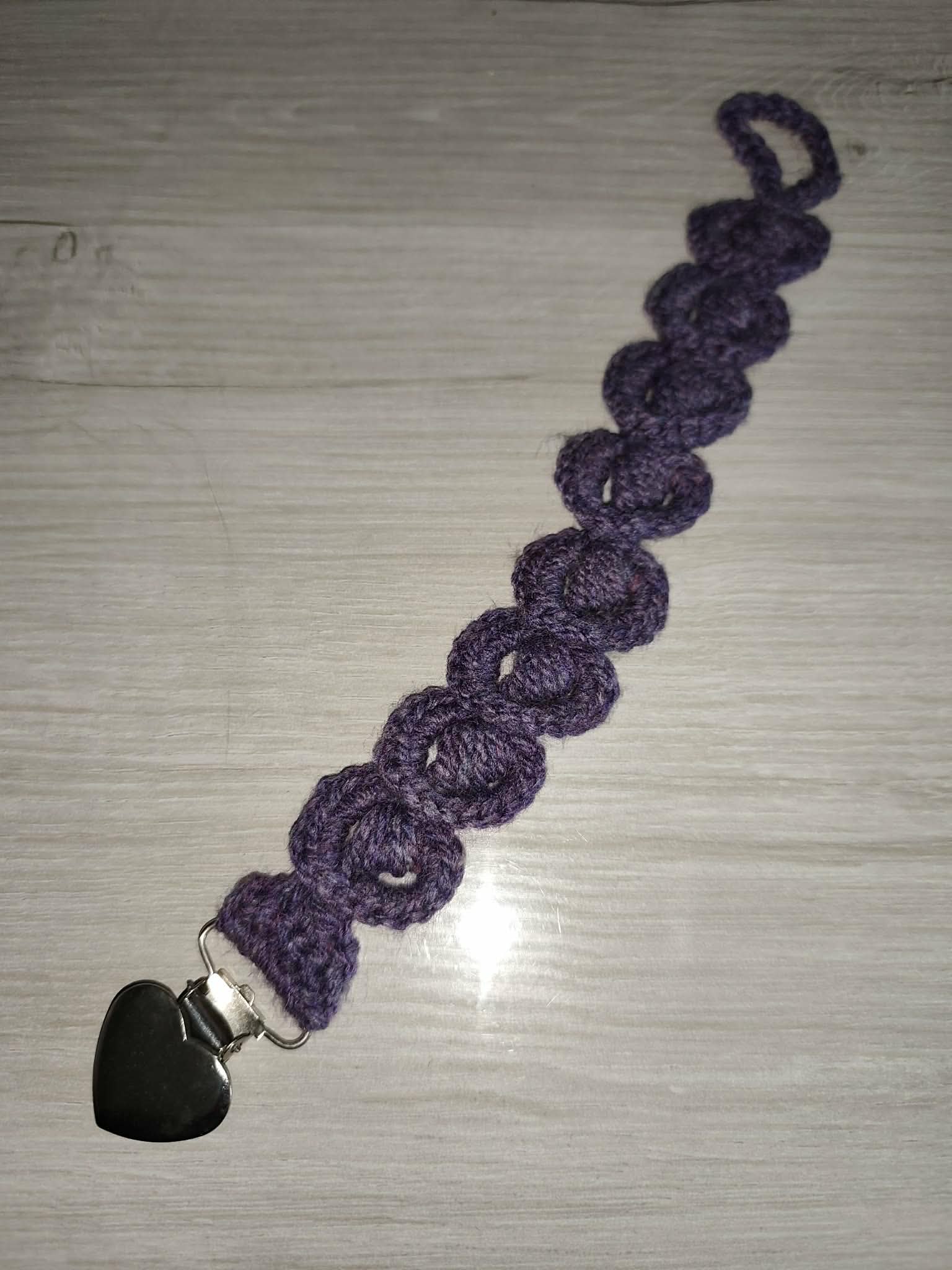 💗 Attache tétine forme sphère au crochet