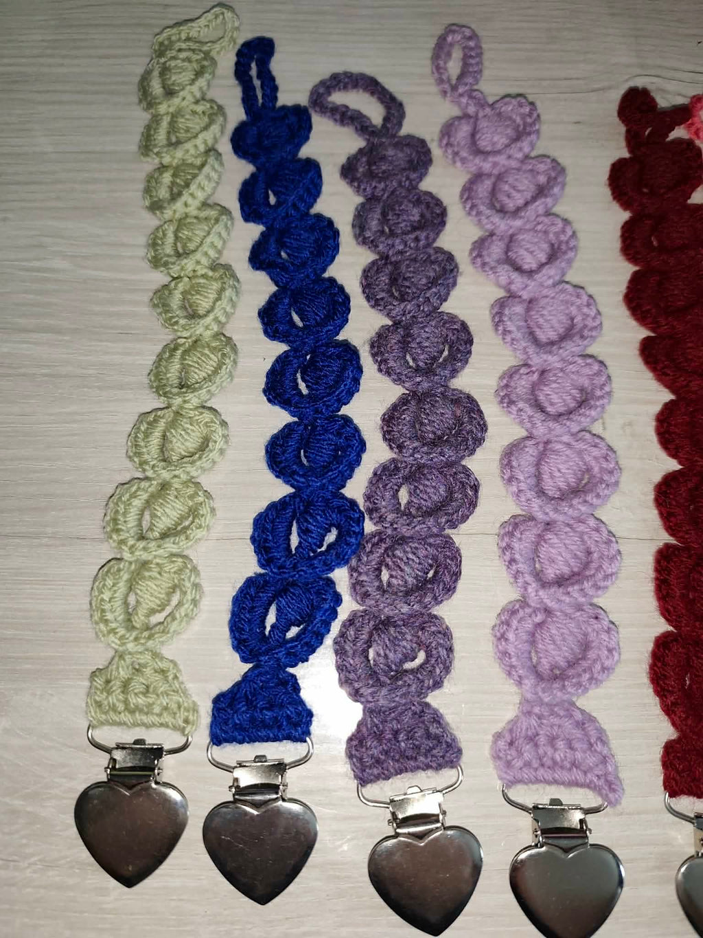 💗 Attache tétine forme sphère au crochet
