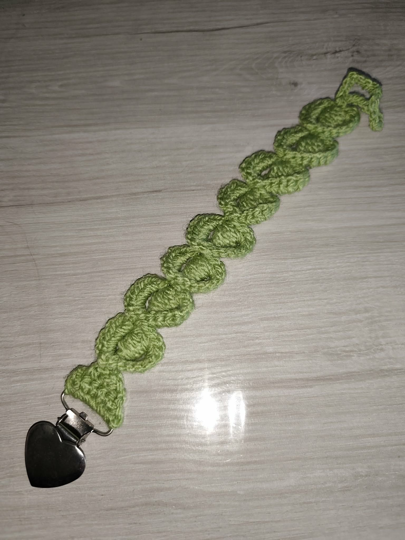 💗 Attache tétine forme sphère au crochet