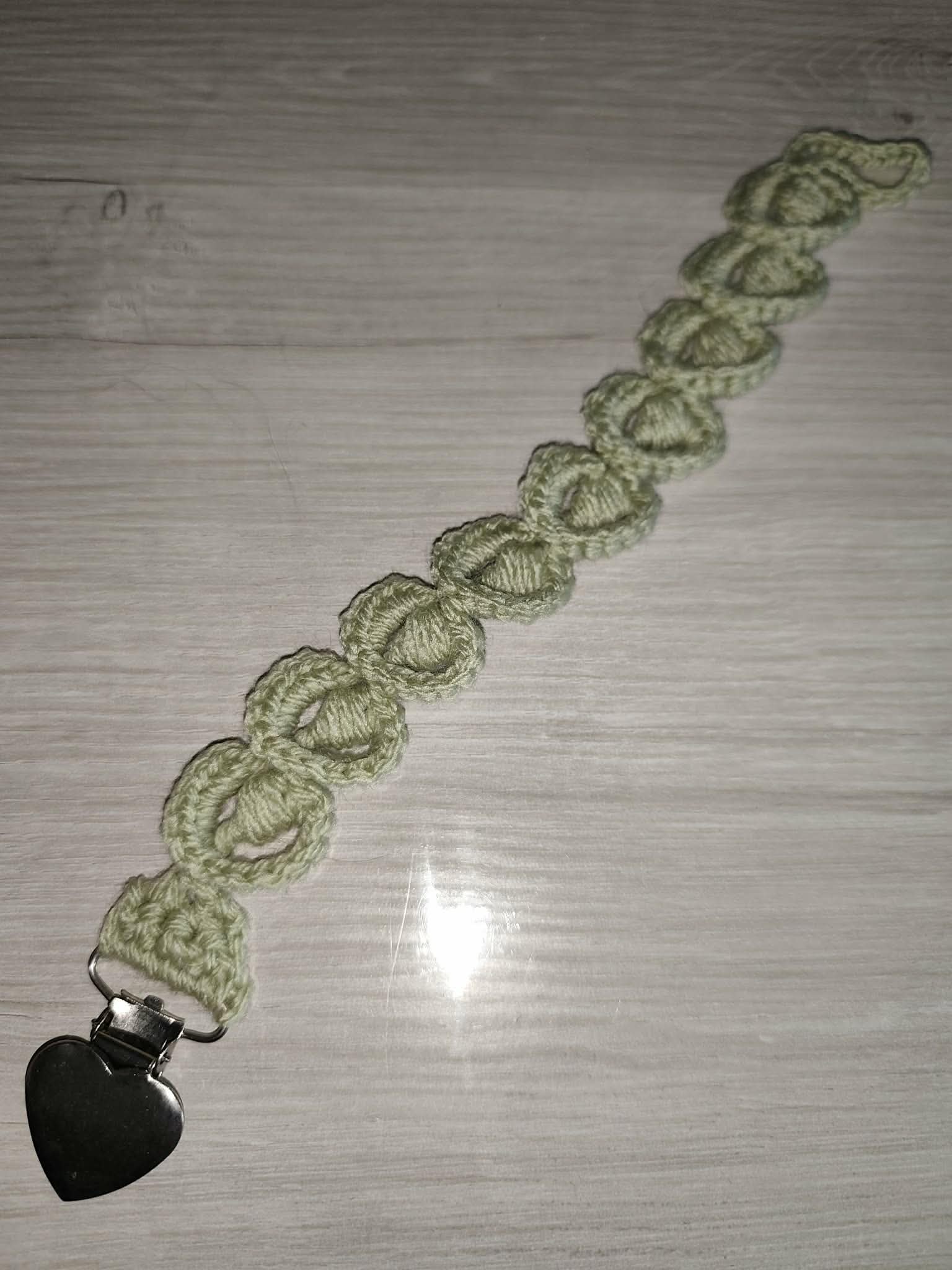 💗 Attache tétine forme sphère au crochet