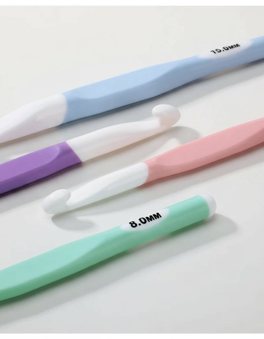 🧶 Crochets Ergonomiques Multicolores – 6 à 20 mm ✨