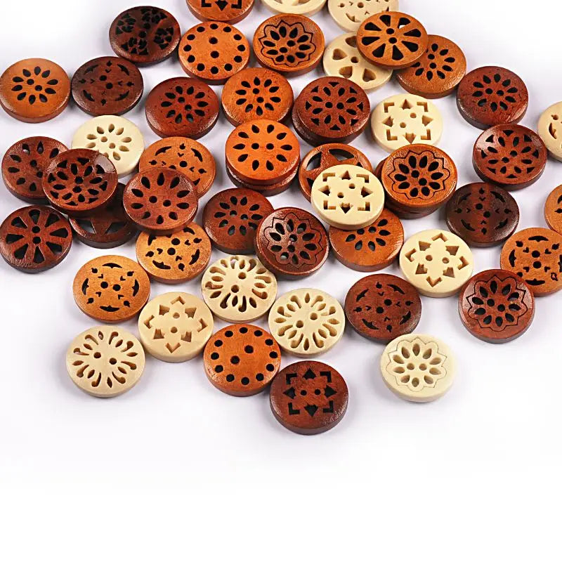 🎨 50 Boutons en Bois Ajournés