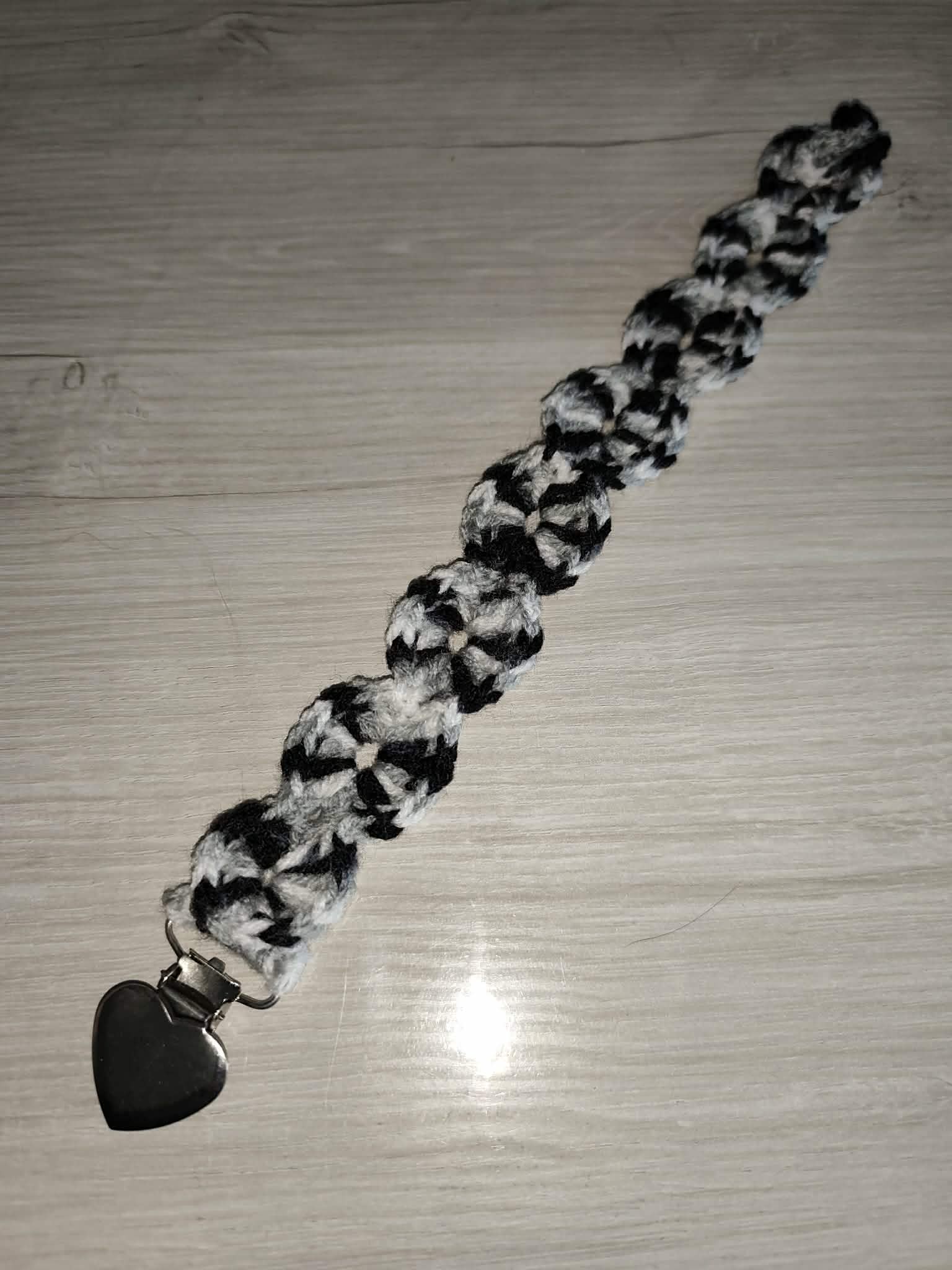 💗 Attache tétine forme rond au crochet