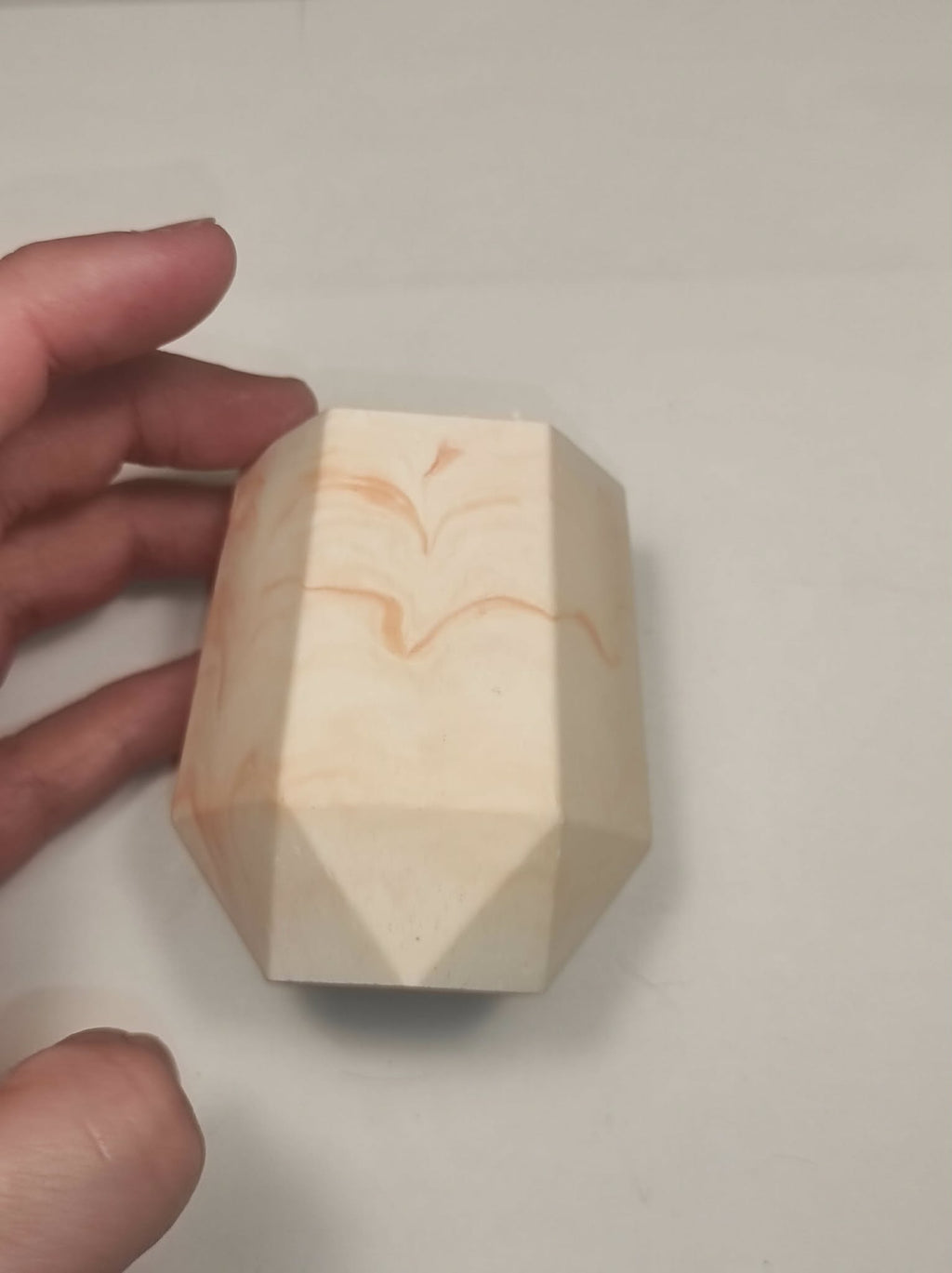 pot à crayon en jesmonite orangé