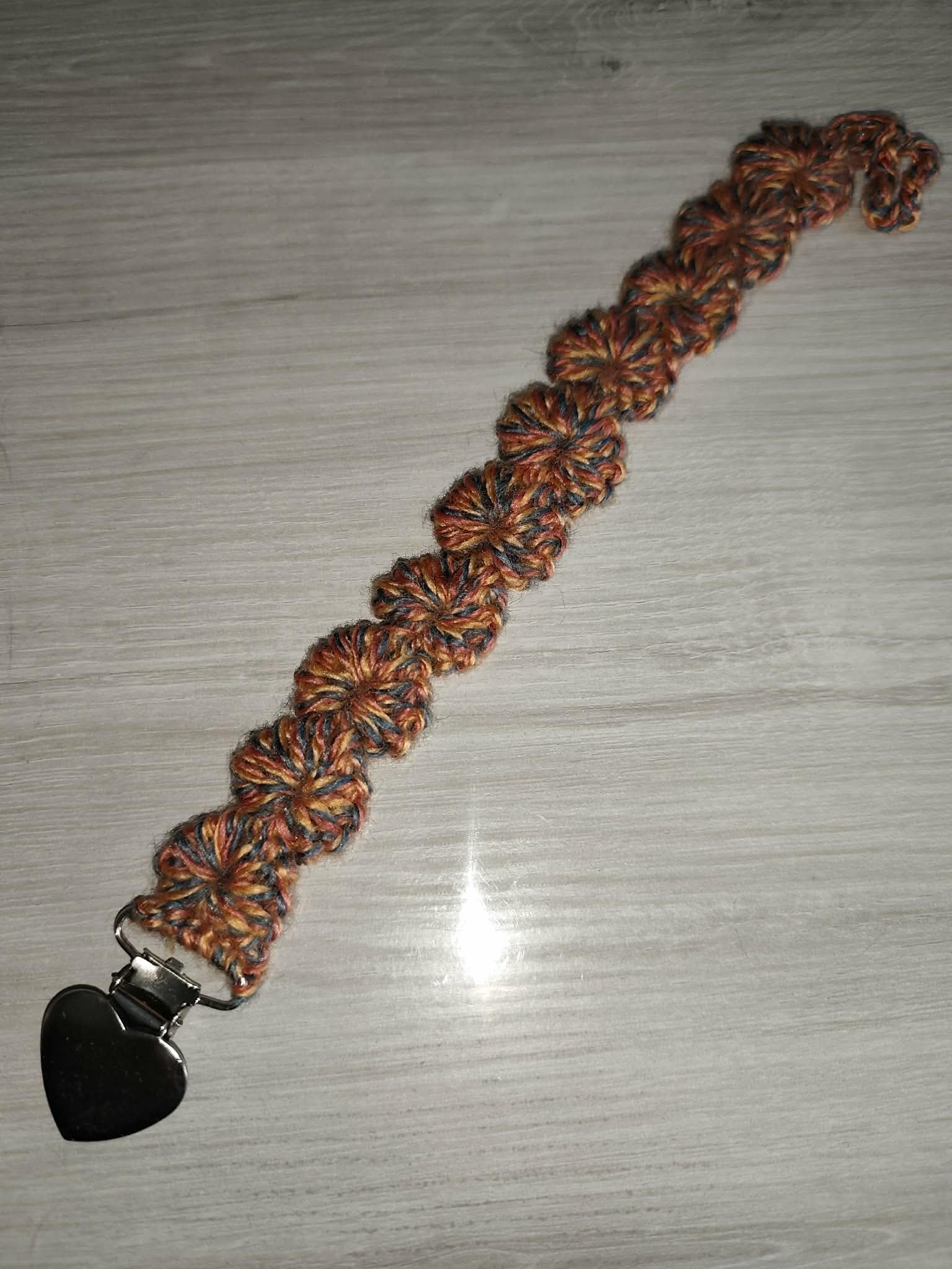 Attache tétine coeur