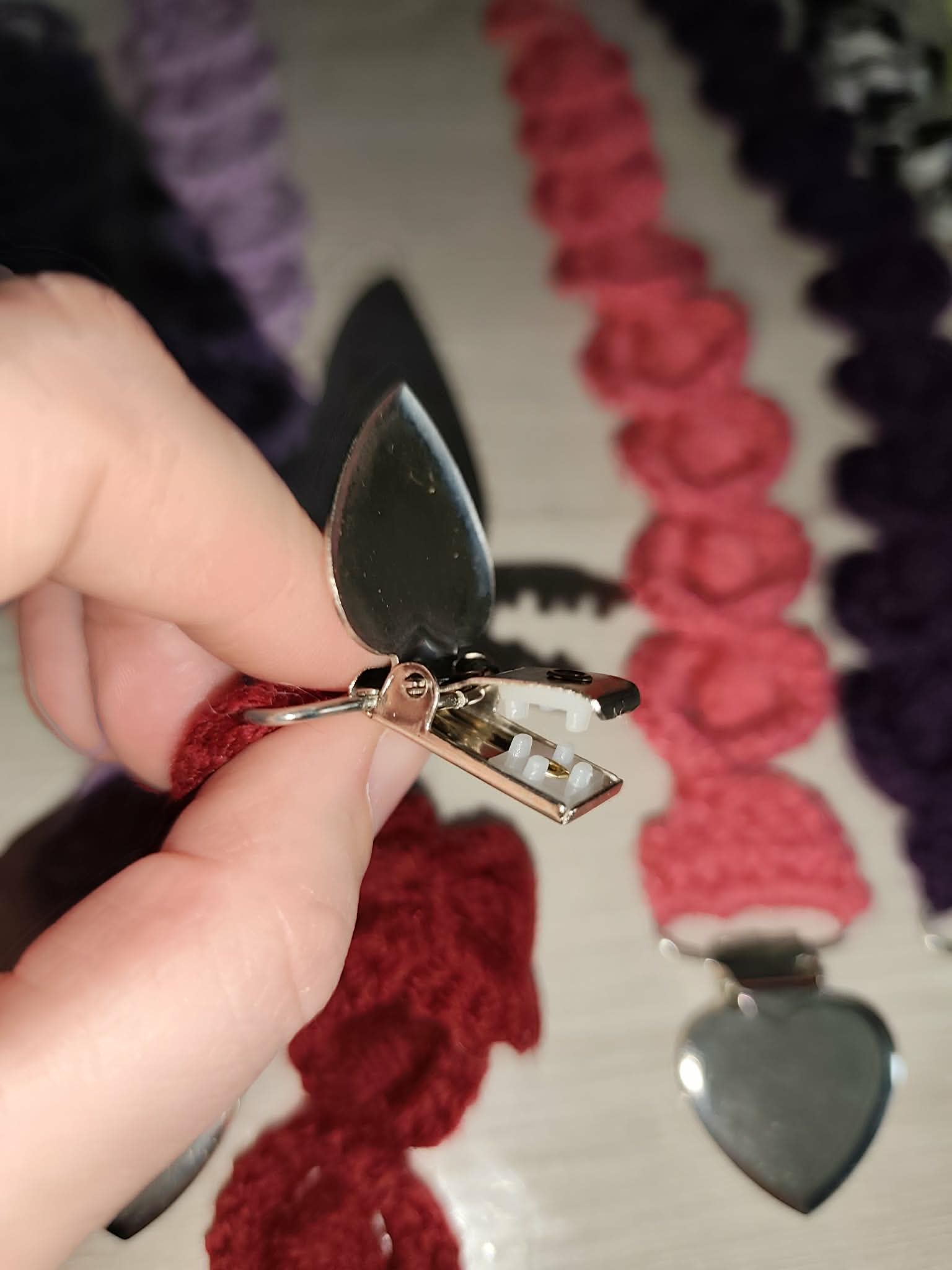 💗 Attache tétine forme sphère au crochet