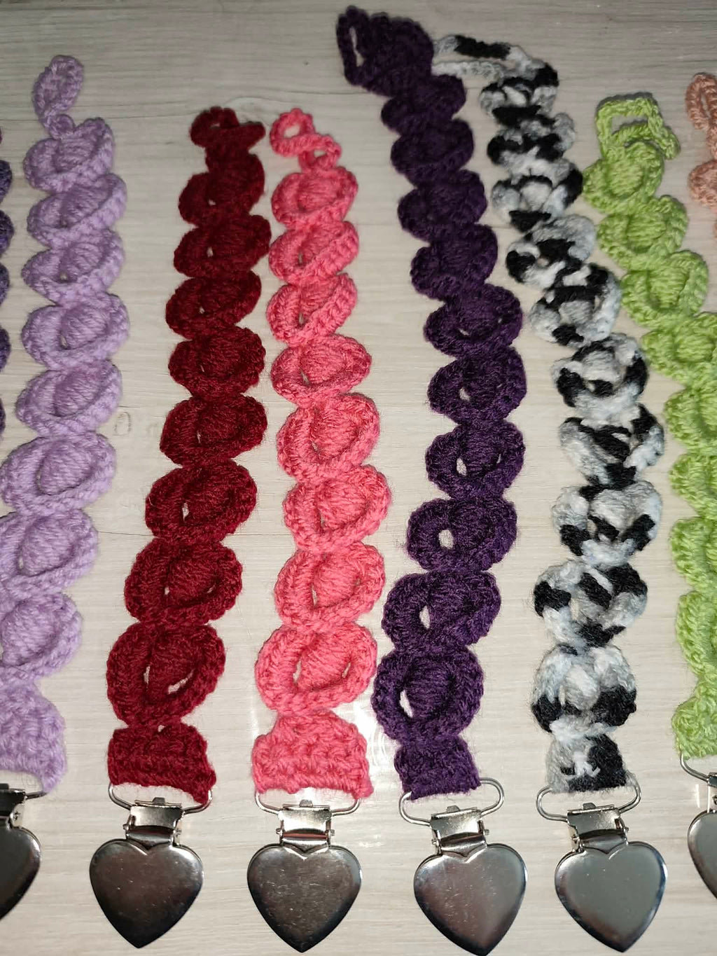 💗 Attache tétine forme sphère au crochet