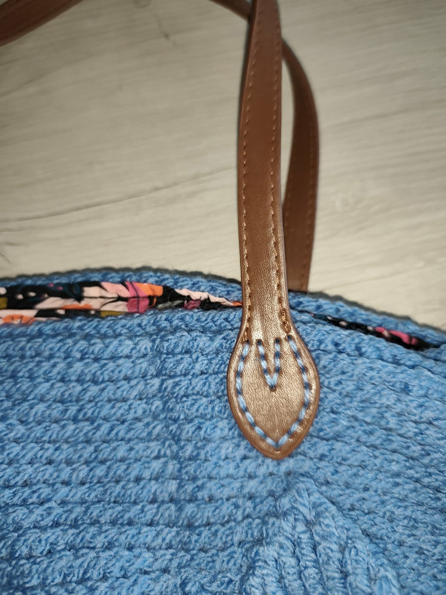 👜 Sac à main au crochet motif feuilles