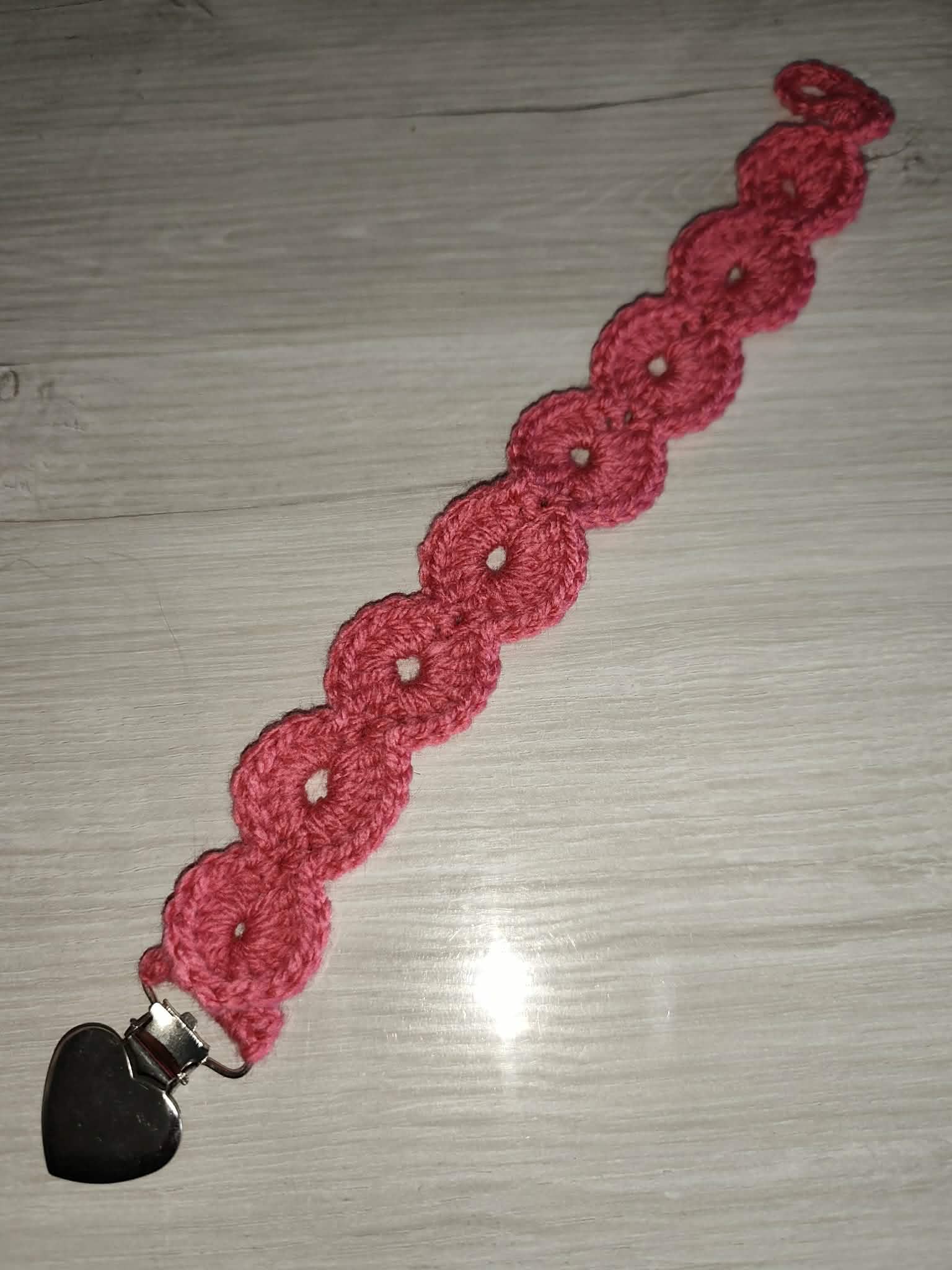 💗 Attache tétine forme rond au crochet