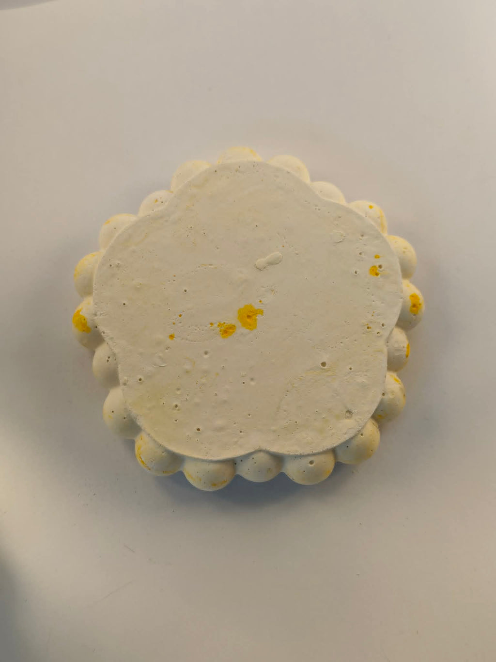 vide poche jesmonite moucheté jaune