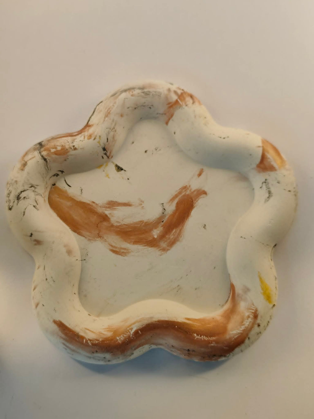 Vide poche jesmonite fleur et cuivré