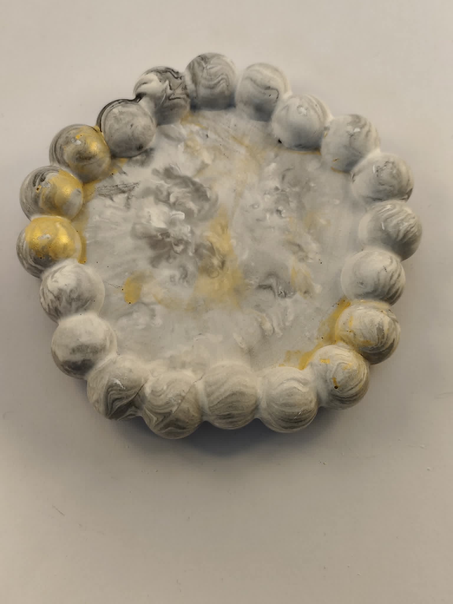vide poche jesmonite gris et chrome doré